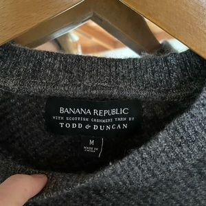 Banana Republic Men’s 100% Cashmere Raglan Sweater, Grey size Medium